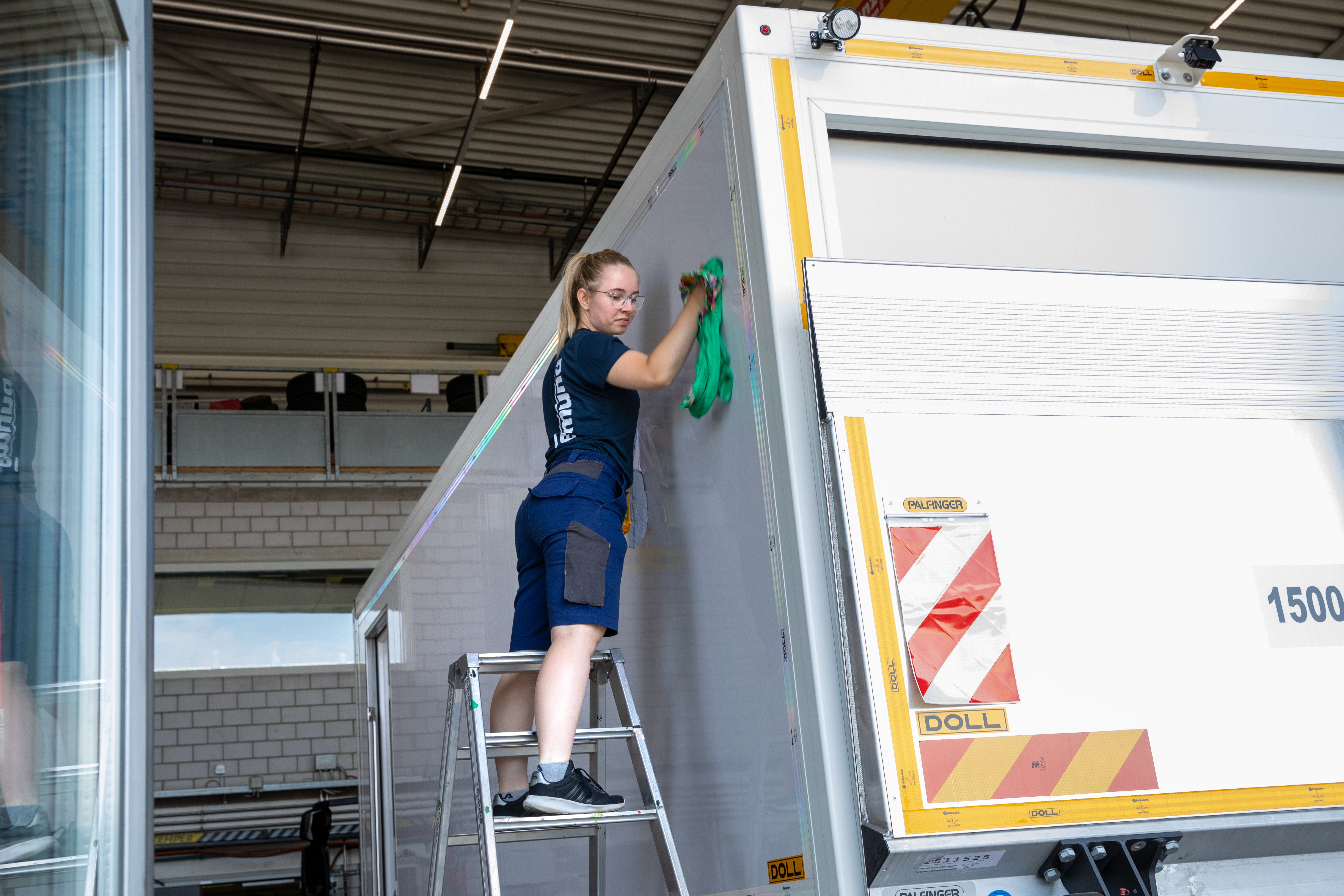 Beschriftung Lkw Apt 1